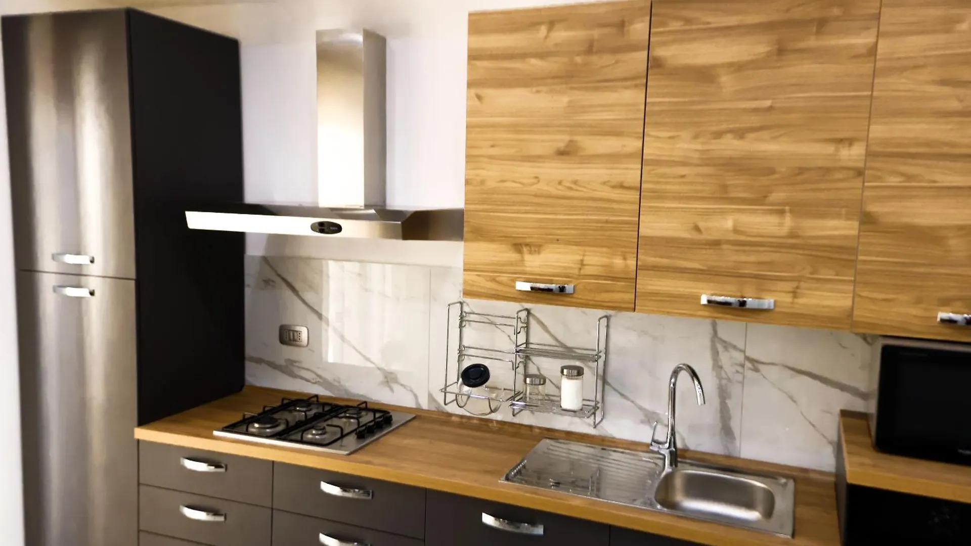 Alma House Bed & Breakfast Portici