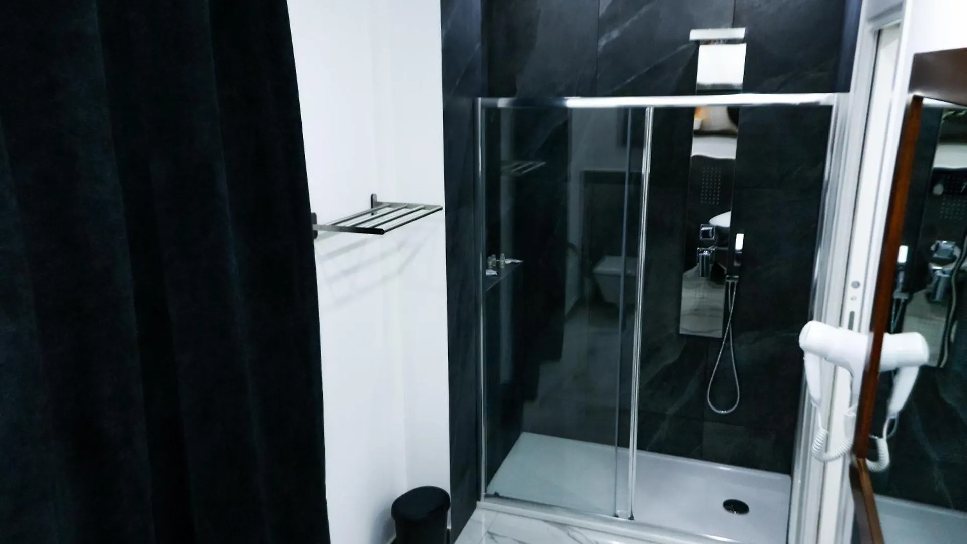 Alma House Bed & Breakfast Portici