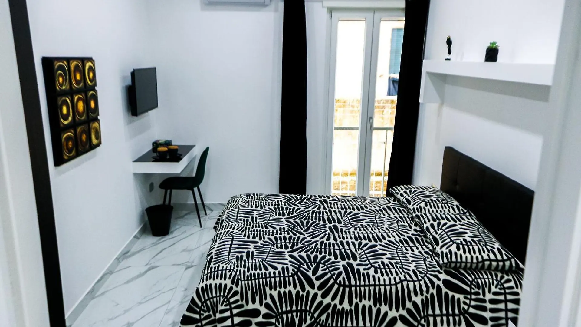 Bed and Breakfast Alma House Портичи 0*,